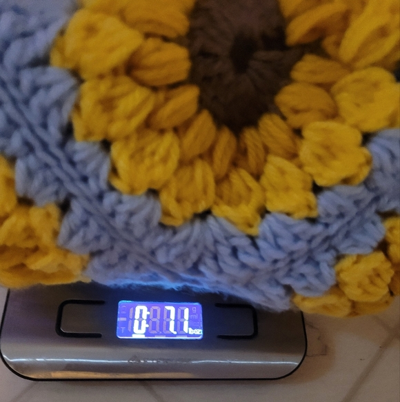 Crocheted Sunflower Tote Bag Sweet Summer Handmade Floral Granny - Picture 5 of 5